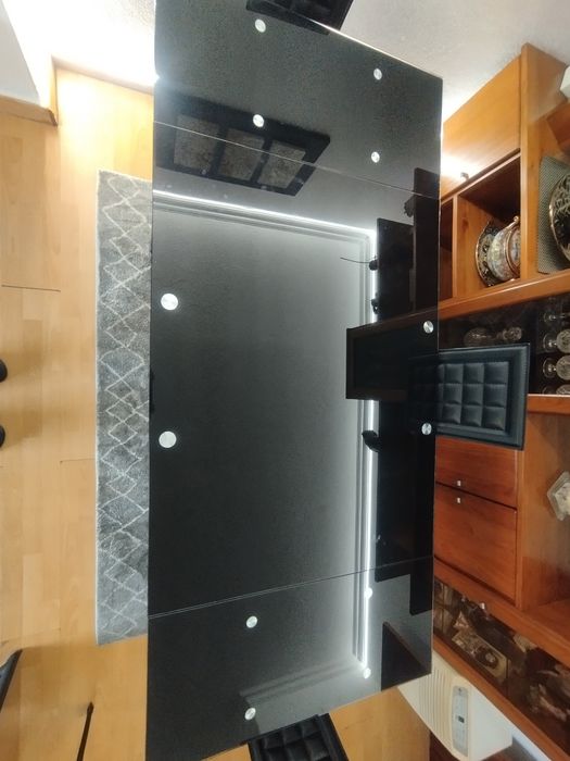 Mesa de vidro para sala de jantar + 4 cadeiras