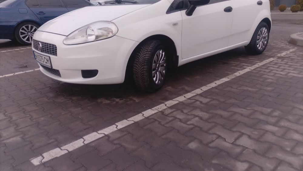 Продам Fiat Grand Punto  2009 1.4 бензин