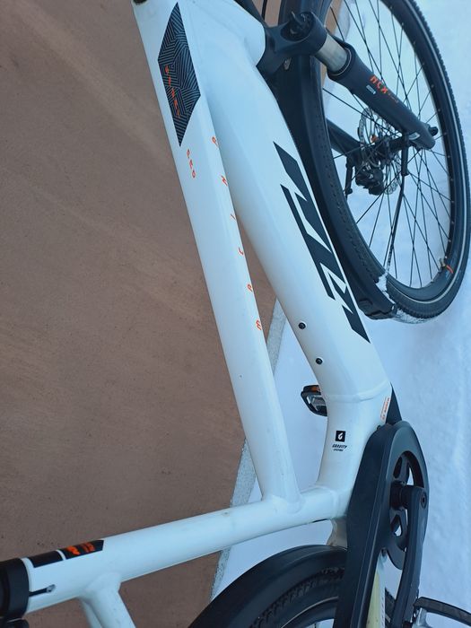 Електровелосипед КТМ  на 28"колесах на моторі bosch б/в з Німеччини