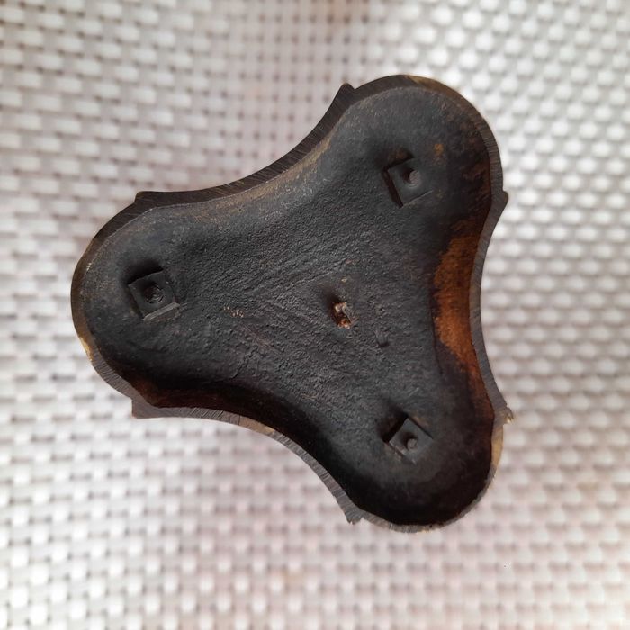 Lapa oliwna XlX w.  brąz