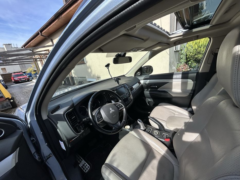 Mitsubishi Outlander 3