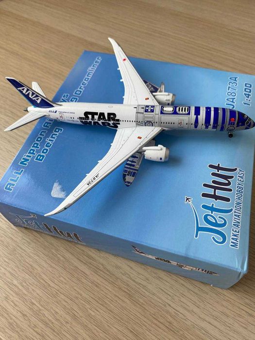 Model samolotu Boeing 787 ANA 1:400