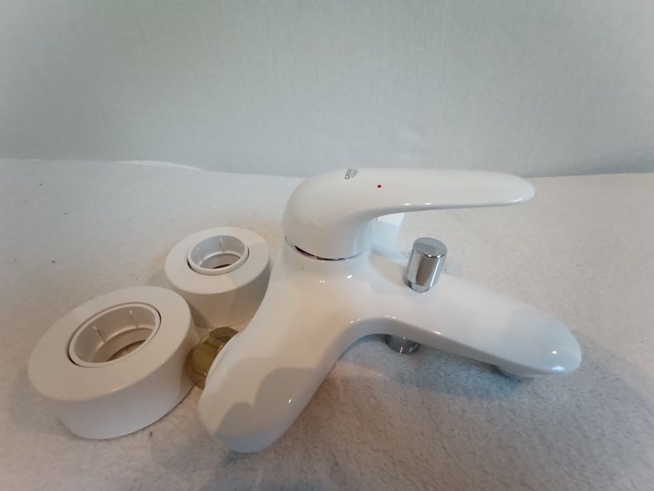 Grohe Eurostyle Bateria wannowa natynkowa biała 33591LS3