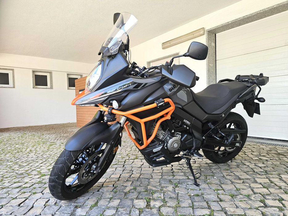 Suzuki DL 650 VSTROM de 2025 com 9.400 kms Garantia até 2028 Aceito Troca