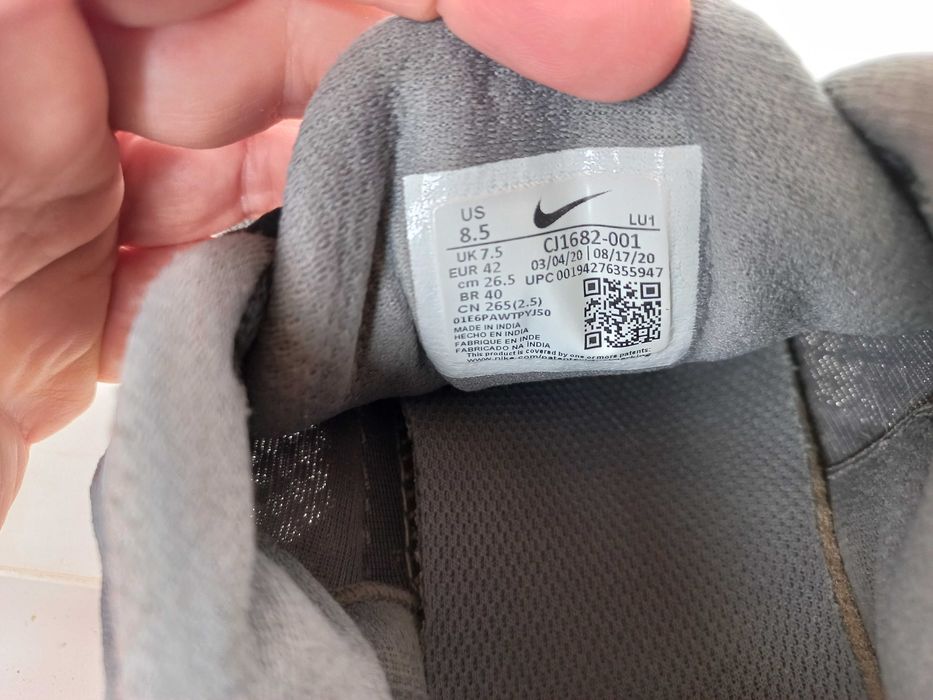 Nike кроссовки оригинал 41-42/26,5