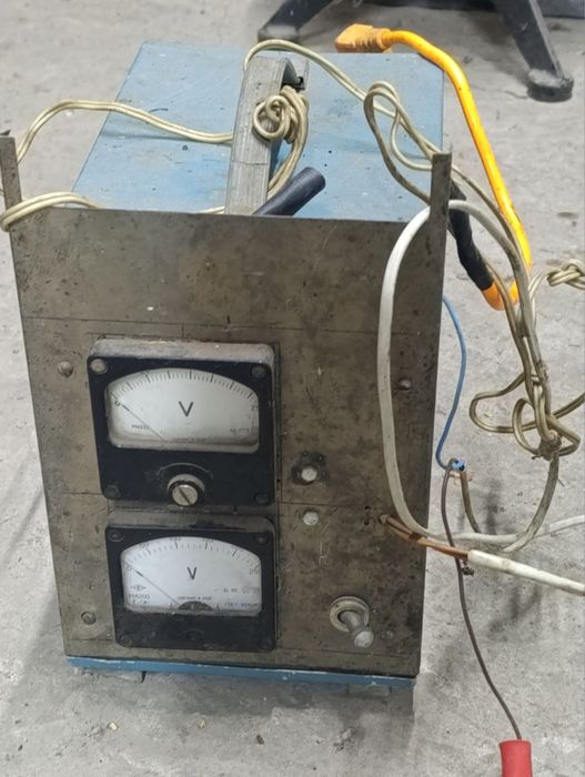 Продам зарядное на 12в, цена 1000гр