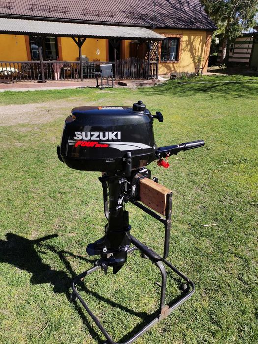 Silnik zaburtowy Suzuki DF4 wsteczny bieg