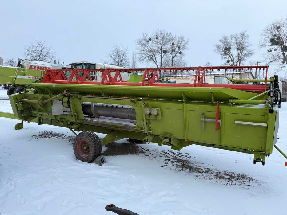 Жниварка Claas V660