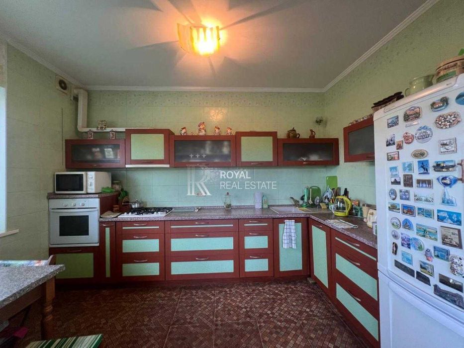Продаж будинку 1 120 $ за м²  з басейном Хотянівка, газ, підвал, Вишгородський р-н