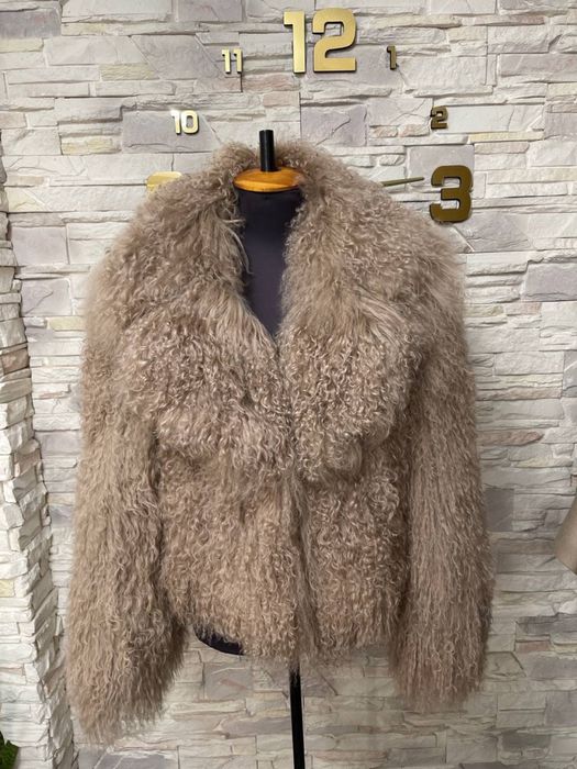 Продам шубу лама , новая, не Китай,цельные шкуры