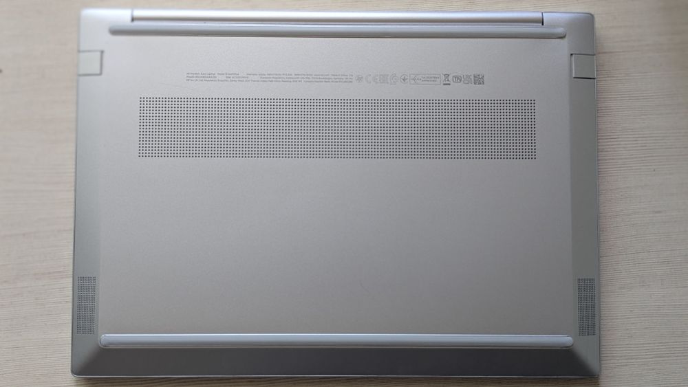 Ноутбук HP Aero 13.3 ryzen 5 ddr5 битий екран