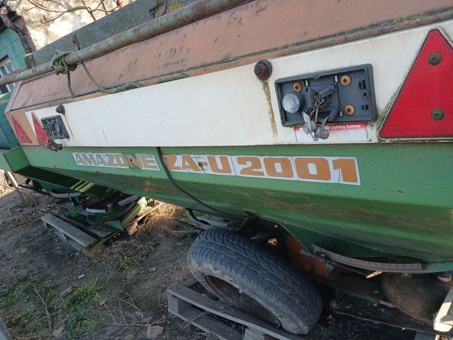 Zabudowa kosz do rozsiewacza nawozów Amazone