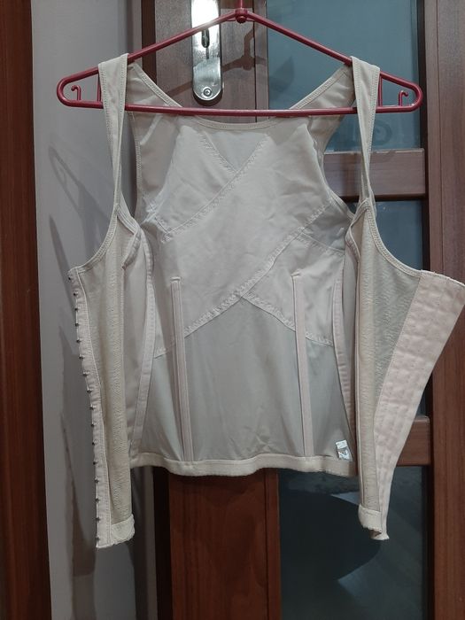 Beżowy Gorset Modelujacy M/L