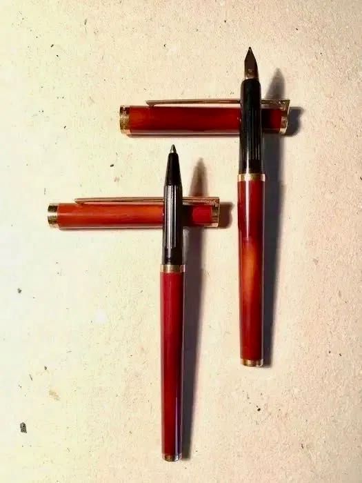 S.T.DUPONT - caneta e roller boll - ouro e laca da China - anos 80