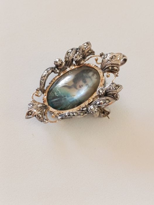 Antigo alfinete pendente em prata e ouro