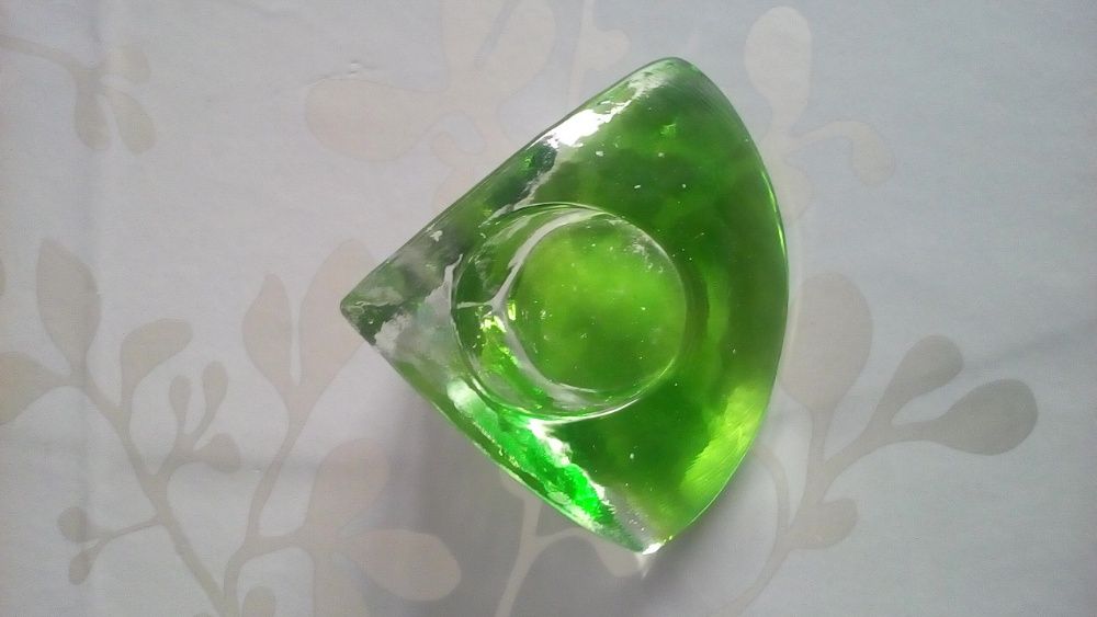 Em vidro colorido - Cinzeiro ou Castiçal? - quarto, sala, escritório