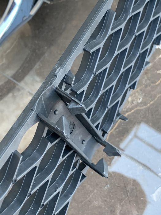 Решетка хром в бампер Mercedes Benz w211 Рестайлинг АвтоРозбрка