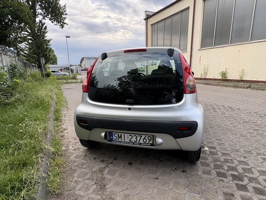 Peugeot 107 2005 rok