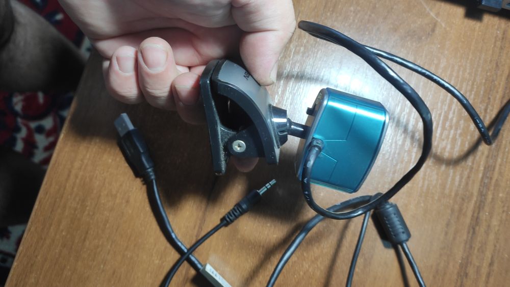 Продам веб камеру Philips spc530cn и lC - 730 web
