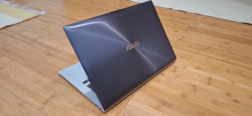 Portátil Asus Zenbook