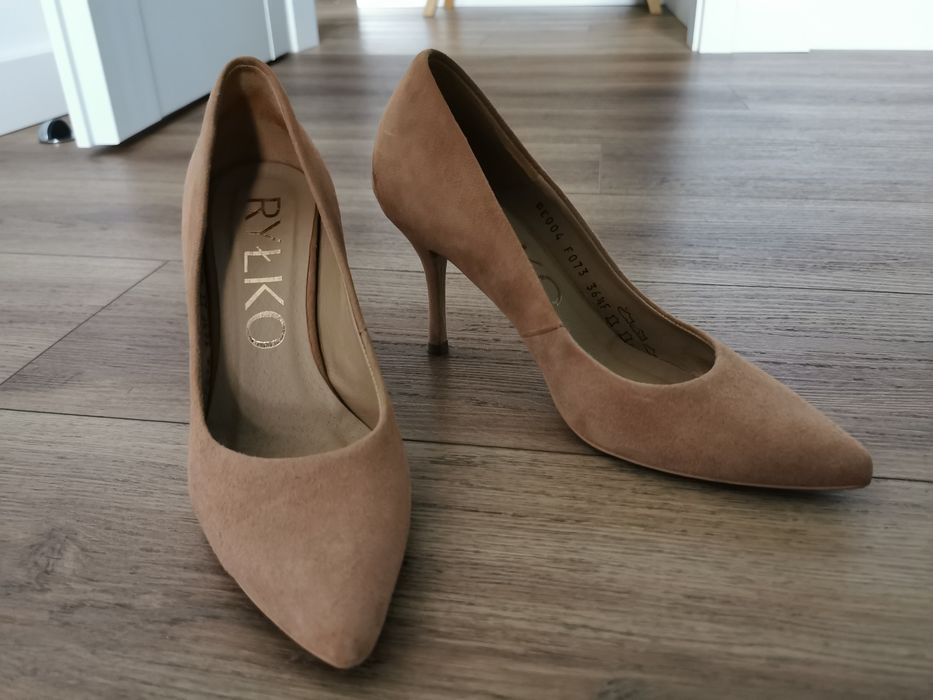 Welurowe czółenka marki Ryłko