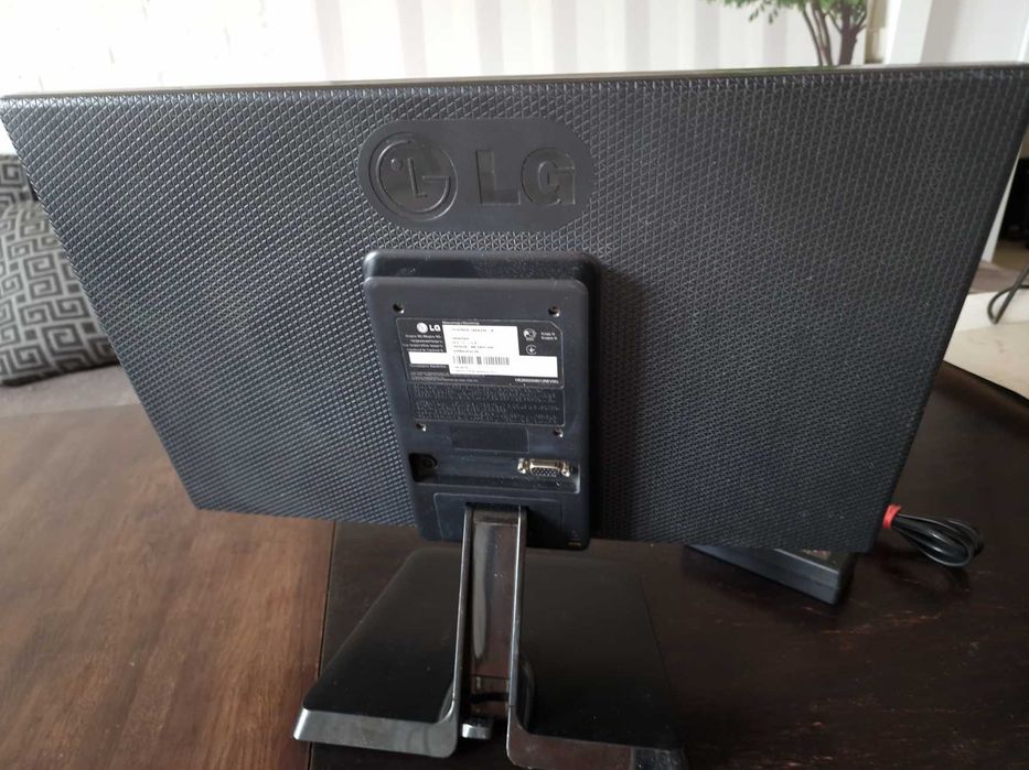 Монітор  LG 19EN33S-B