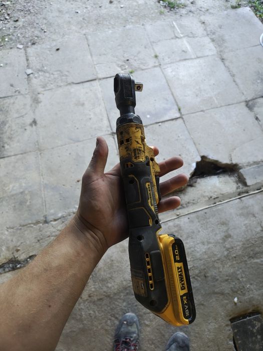 Klucz elektryczny grzechotka 1/2 DeWalt+ bateria 2Ah