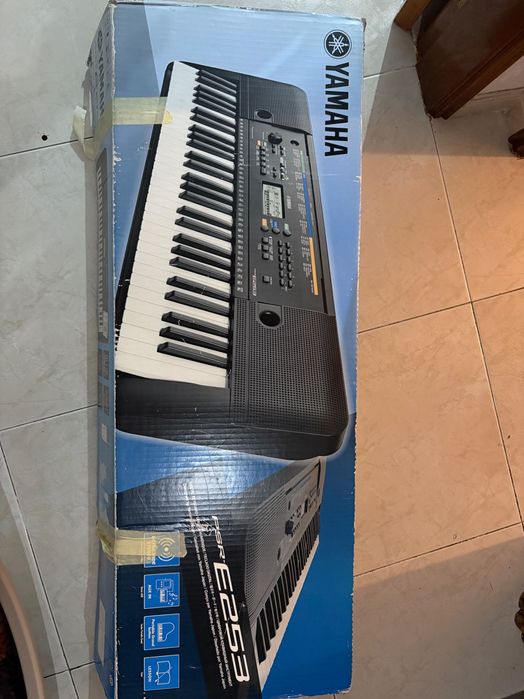 Piano Teclado Yamaha ES23