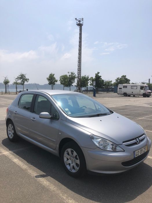 Peugot 307  1.4 - Gasolina 2004