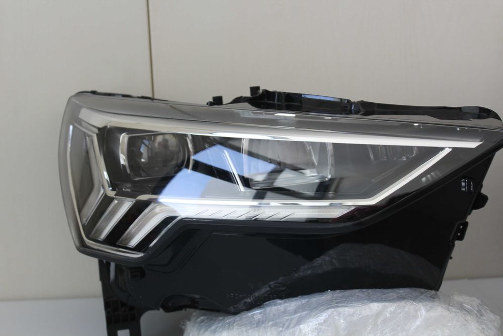 Faróis Dianteiros Full LED Audi RS Q3 (F3)