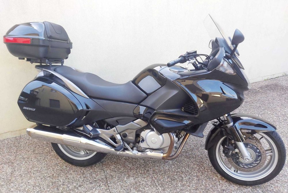 Honda Deauville NT 700 VA (( 17,000 Kms )) Nacional