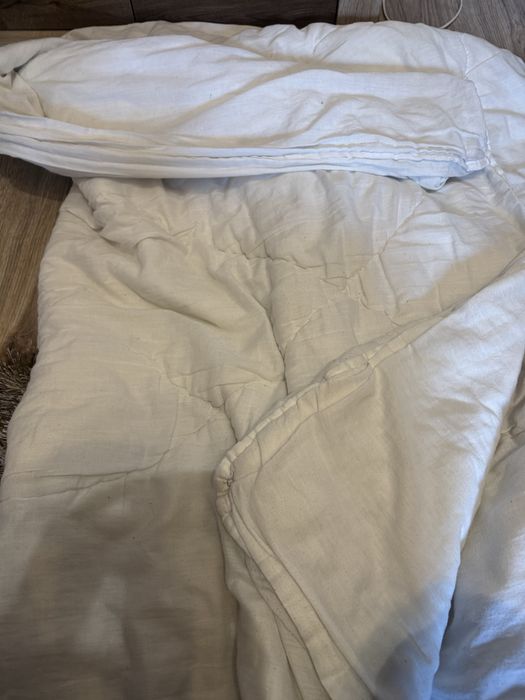 Biała kołdra cienka