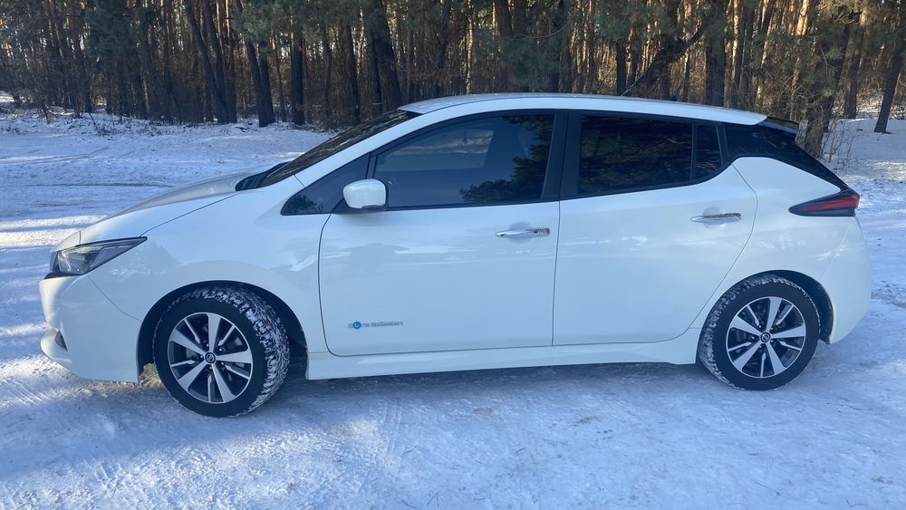 Nissan leaf 40квт 2018