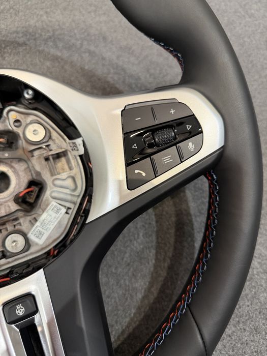 Руль BMW M (G01 G02 G05 G06 G07 G11 G12 G15 G16 G20 G22 G26 G30 G32)