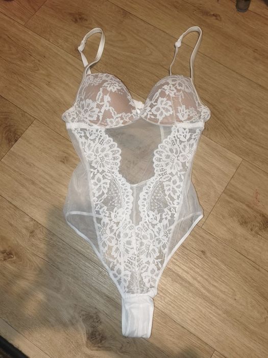Białe body Tezenis