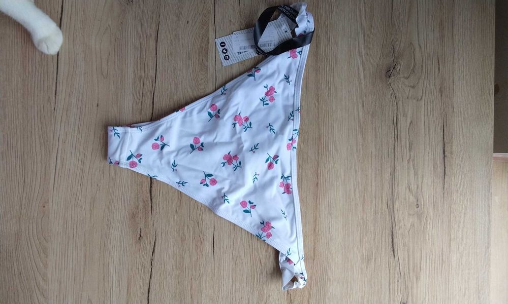 Dół od bikini kwiatki