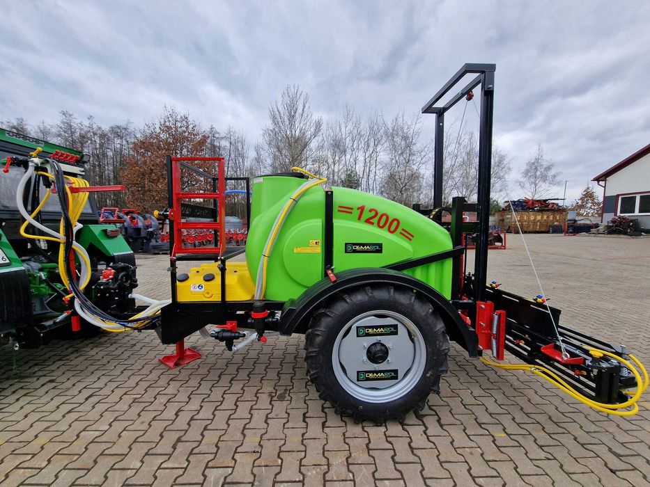 Opryskiwacz polowy przyczepiany 1200 litrów lanca 15m