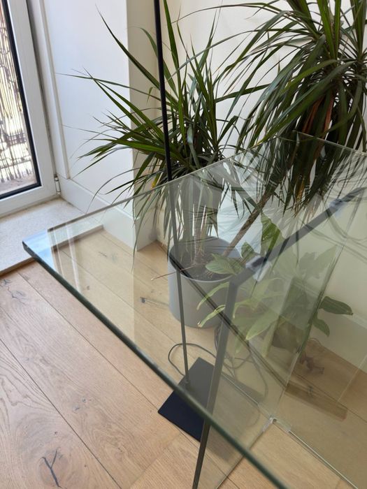 Mesa de vidro SKLUM Em perfeito estado