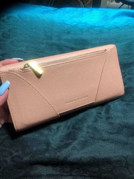 Кошелек Charles & Keith