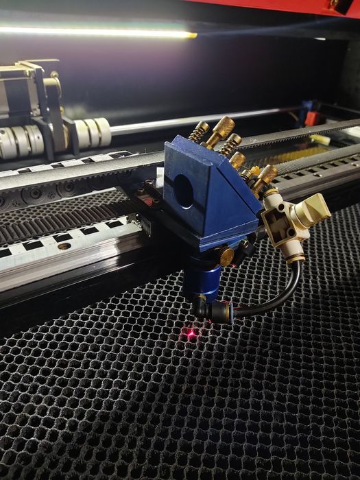 Máquina de Corte e Gravação a Laser CO₂ 100W – 90x60cm + Acessórios