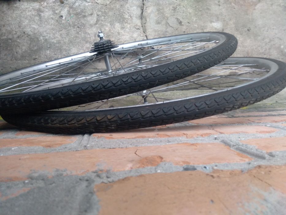 Продам колёса 28 и запчасти