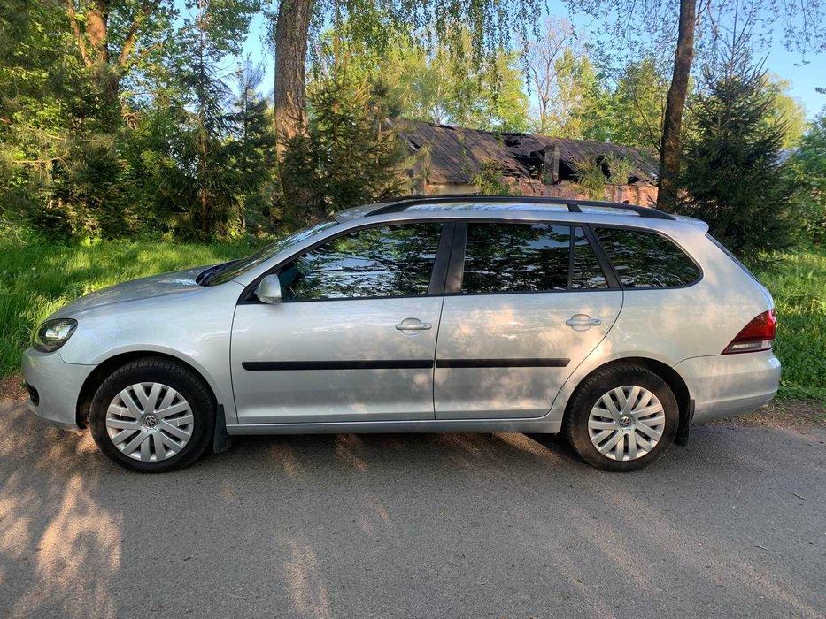 Продається авто VOLKSWAGEN GOLF VI Універсал, 2013 р