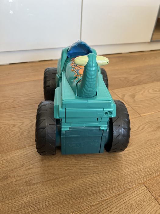 Hot wheels mega wrex