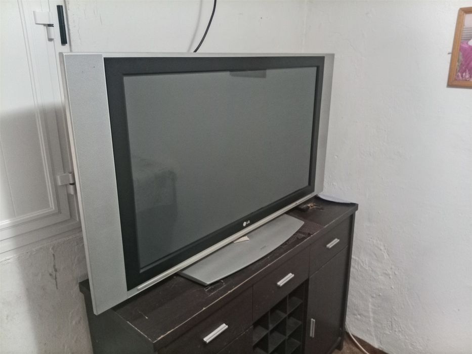 TV plasma LG de 50 polegadas471077645494538240