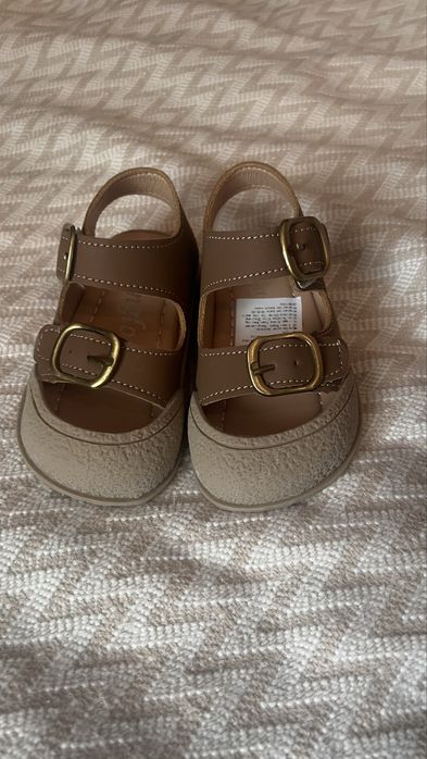 Босоніжки на хлопчика або дівчинку