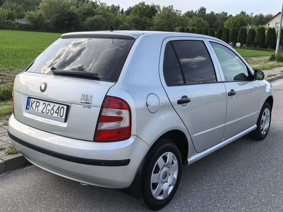 Skoda Fabia_2007_Benzynka_Klima_Czujniki Cofania_OC NA ROK!