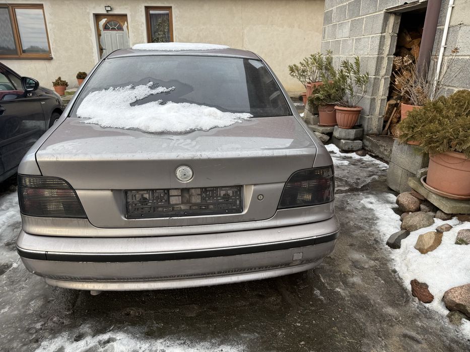 BMW E39 na części. Aspen silver / sterlinggrau  Drzwi przód, drzwi tył