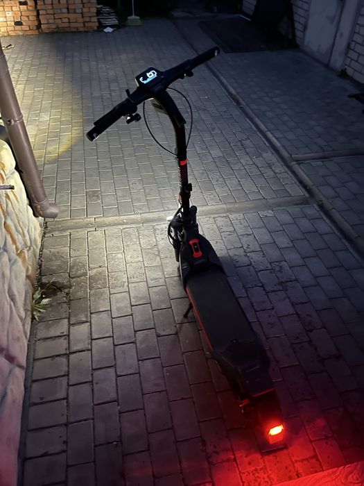 Электро самокат ninebot