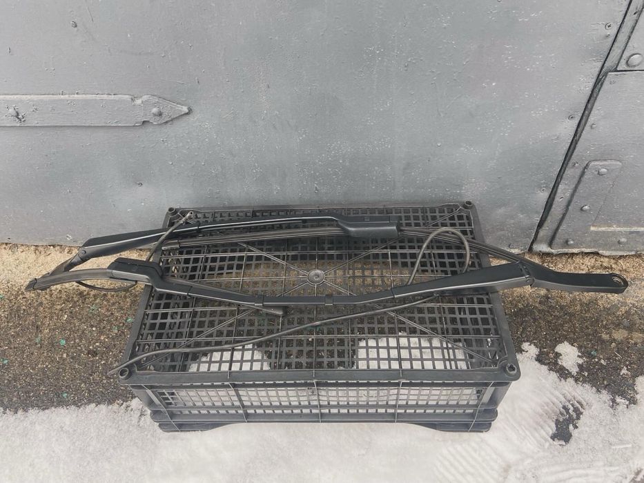 Повідець двірника лівий/правий Tesla model 3, оригінал!