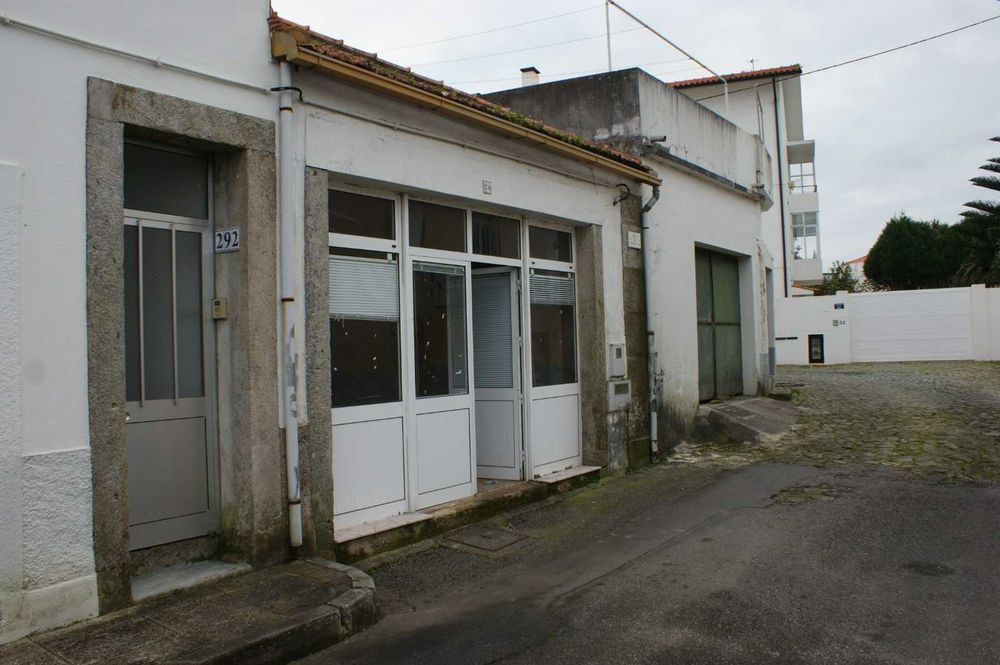 Edifício em pedra com 87 m² - Caminha